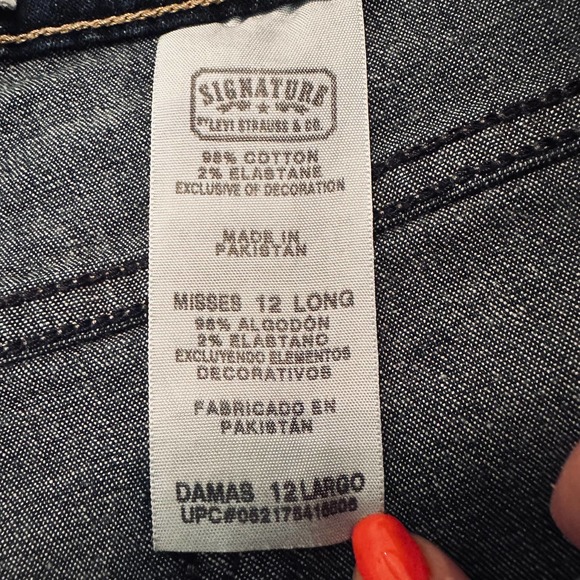 Levis, Signature - Jeans, at waist dark wash Boot Cut, Size 12L - Picture 9 of 11